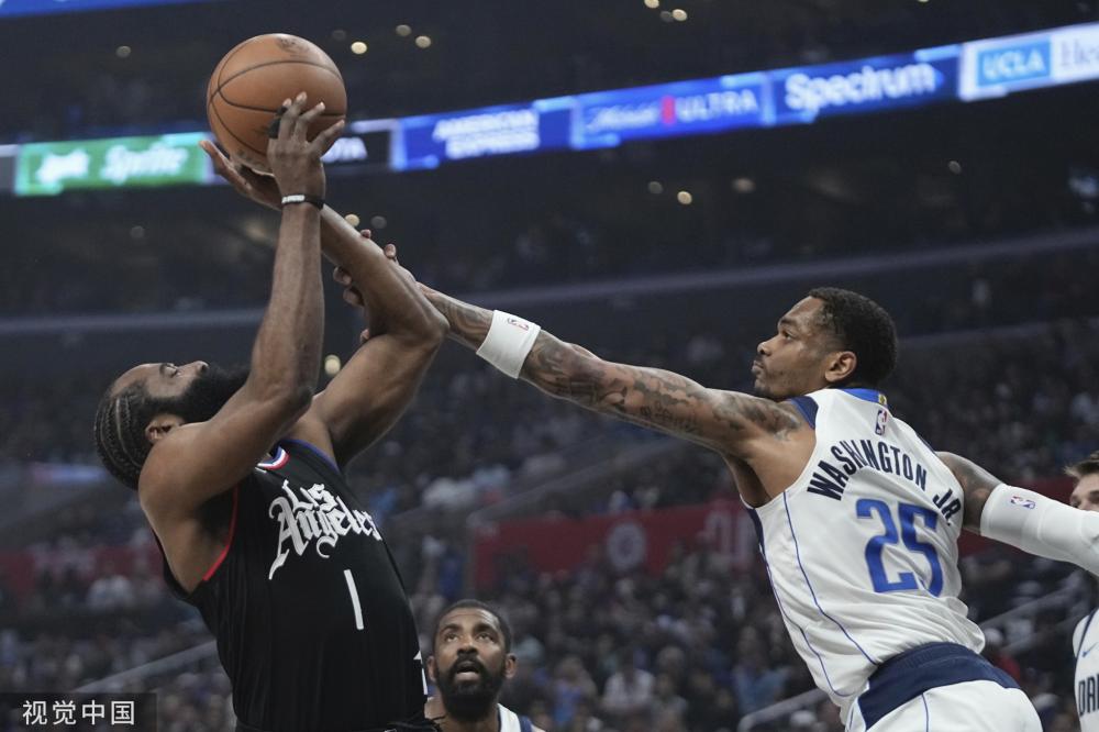 在比较詹姆 在比较詹姆